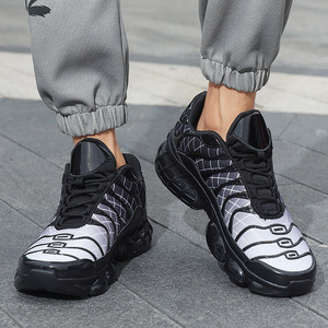 Chaussures de course basses pour hommes, rouge et noir, respirantes, absorbant les chocs, chaussures de sport de plein air, baskets décontractées pour le printemps et l'été - Product Image 4