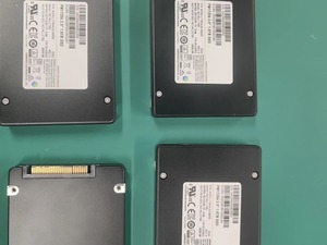 Unidad de estado sólido HORNG SHING Usada 1/2 PM1725B U.2 1,6 T SATA 6Gbps SSD - Product Image 5