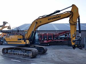 Excavadora de cadenas Hyundai HX220 original con motor Cummins, nueva y a bajo precio - Product Image 3