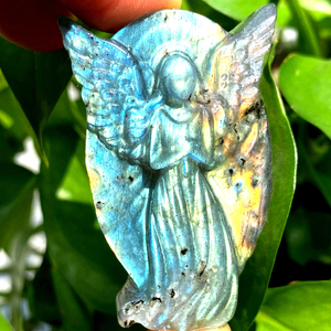 Statuette d'ange sculptée en labradorite bleue naturelle, sculptée à la main, ange gardien en labradorite, cristal de guérison, vente en gros - Product Image 2