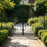Décoration de portail en fer de style château européen sur mesure pour l'allée d'une villa. Design moderne, résistant à la corrosion, durable