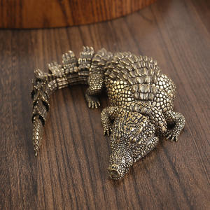Antike Messing Krokodil Figur Einzigartige Vintage-Stil vergoldet Metall Tier Thema für Büro Schreibtisch Dekoration Tee Casting - Product Image 3