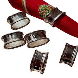 Anneaux de serviette classiques en métal de 4,5 cm de large, décorations de table de Noël durables, motifs personnalisables, anneau de serviette argenté, fournitures pour événements - Product Image 1
