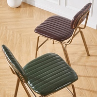 Chaise de salle à manger vintage en fer de style mid-century avec revêtement en cuir ciré, design durable pour la salle à manger à domicile et l'utilisation en appartement