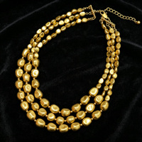Collier superposé épais en plastique pour femme, tendance, pour soirée, chaîne à maillons plaquée argent, bijou audacieux et accessoire de mode.