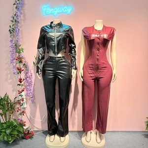Nuovo Completo Donna in Ecopelle: <span class=keywords><strong>Tuta</strong></span> Senza Maniche e <span class=keywords><strong>Pantaloni</strong></span> Elasticizzati Abbinati, Set Due Pezzi Sexy per Autunno e Inverno - Product Image 1