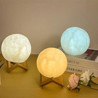 Lampe lunaire créative en PLA imprimée en 3D avec support en bois, couleur et taille personnalisables pour la décoration de chambre à coucher