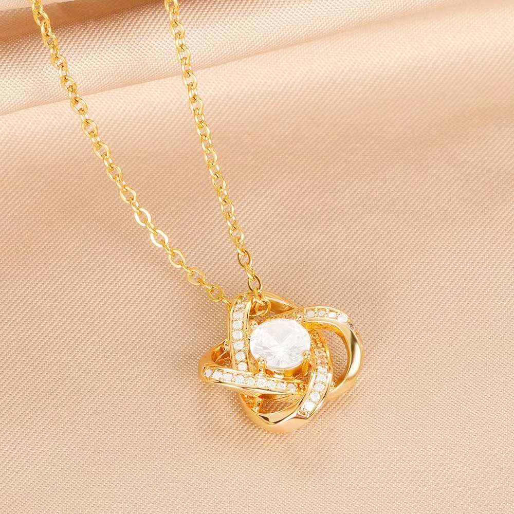 18k gold pendant necklace