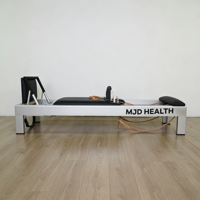 Reformer Pilates Classique MJD en Aluminium W57 – Machine Portable Multifonctionnelle et Durable en Alliage d'Aluminium avec Piétement en Bois pour la Santé et le Bien-être