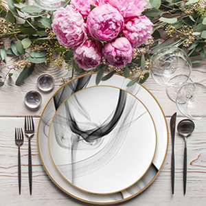 Service de vaisselle en porcelaine céramique noire avec bord doré, assiettes de présentation noires pour mariage - Product Image 1