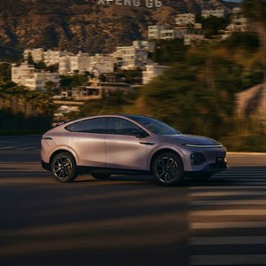 XPENG G6 5C Ricarica Ultra-Rapida XNGP ADAS SUV Elettrico Coupé 4.1s 0-100km/h Batteria 80.8kWh Doppio Motore 480hp AWD Auto Usata 525km - Product Image 3