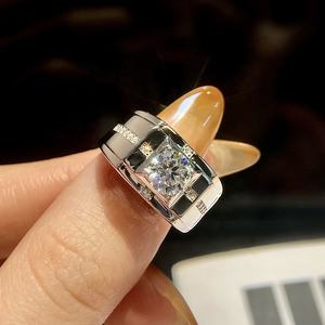 แหวนเพชรโมอิสซาไนต์ขนาดใหญ่ ได้รับการรับรองจาก GRA สำหรับผู้ชาย แหวนเงินแท้ 925 ขนาด 1 กะรัต 6.5 มม. สำหรับงานแต่งงาน เครื่องประดับหรูหรา - Product Image 2