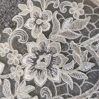 Dentelle brodée faite main en maille 100 % polyester avec bordure à sequins, motifs et couleurs personnalisés, pour robes de mariée, chaussures et sacs