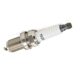 Bujía 22401-00Q0A <span class=keywords><strong>DENSO</strong></span> <span class=keywords><strong>Iridium</strong></span> <span class=keywords><strong>TT</strong></span> para Renault Clio Captur Kadjar Koleos Nissan Juke Qashqai X-Trail 1.2 1.3 1.4 TCe - Product Image 2