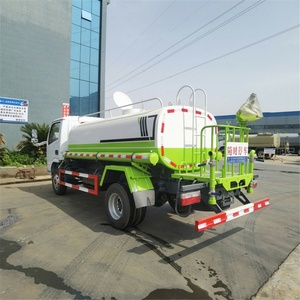 Camión Cisterna CLW 4X2 de 5 Toneladas para Riego y Limpieza de Carreteras en Venta - Product Image 3