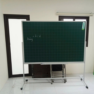 Accueil Enseignement Essentiel <span class=keywords><strong>Tableau</strong></span> <span class=keywords><strong>noir</strong></span> <span class=keywords><strong>mural</strong></span> compact Surface en mélamine verte parfaite pour l'enseignement à la maison dans un espace limité - Product Image 5