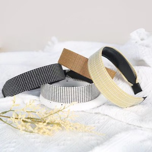 Serre-tête large en tissu à carreaux pour enfant, usage quotidien, en résine plastique, couleur aléatoire, fabriqué à la main, origine Yiwu - Product Image 4