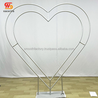 Support de toile de fond en métal en forme de cœur détachable moderne et très vendu de 2 m/2,4 m pour les événements de mariage