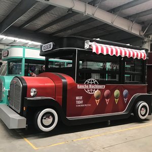 Remolque de comida de puesto de calle comercial-Carro de comida rápida móvil multifuncional personalizable Características de aperitivos de helado de acero inoxidable - Product Image 1