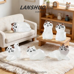 ตุ๊กตาแมวเรซิ่น Lanshuo ของตกแต่งขนาดเล็ก 3 มิติ พร้อมไฟ น่ารัก สไตล์ฮาโลวีน สำหรับของขวัญงานฝีมือตกแต่งโต๊ะทำงานธีมไก่ - Product Image 2