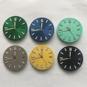 Componenti per Modifica Orologi: Quadrante da 30,5 mm con Indicatori Luminosi Verdi, Adatto per Montaggio Movimento NH35/36, Strumenti per Orologiai - Product Image 6