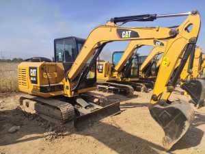 รถขุดตีนตะขาบขนาดเล็ก CAT 305.5E มือสอง น้ำหนัก 5.5 ตัน ยี่ห้อ Caterpillar ระบบไฮดรอลิกแท้ เหมาะสำหรับงานก่อสร้างในเขตเทศบาลและสวน - Product Image 2