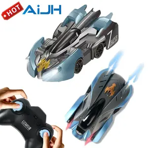 AiJH Relógio Brinquedo Carro de Controle Remoto 2.4G Gravidade Antigravidade Máquina Auto Parede Escalada 360 Rotativa Carro RC dublê