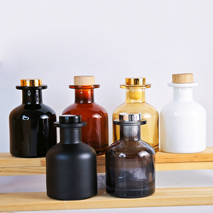 Vente en gros de haute qualité carré clair 50ml 100ml 150ml 200ml vide <span class=keywords><strong>parfum</strong></span> givré diffuseur de roseau bouteille en verre avec couvercle à vis - Product Image 5