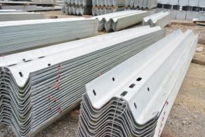 Barrières de sécurité routière en acier galvanisé de type W, système de garde-corps routier, installation facile, longue durée de vie - Product Image 6