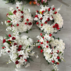 Corona Funebre di Fiori Artificiali in Seta Bianca <span class=keywords><strong>e</strong></span> Rossa da 55CM, Decorazioni Floreali Artificiali per Tombe <span class=keywords><strong>e</strong></span> Lapidi - Product Image 2