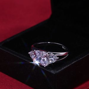 Anello Blu Reale per Donne, Gioiello Minimalista Scintillante alla Moda, Vendita all'Ingrosso - Product Image 3