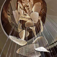 Lustre en pétales organiques ANNO, luminaire suspendu sculptural personnalisé pour hôtel, atrium, escalier, hall