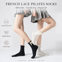 Chaussettes de Pilates en dentelle française personnalisées avec nœud en ruban, chaussettes de yoga antidérapantes pour femmes, chaussettes de danse de ballet, OEM ODM
