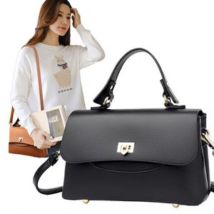 Luxury Designer Straw Handbag Rattan Tote for Beach Wedding Boho Fashion High Quality Straw Handbag - Product Image 1