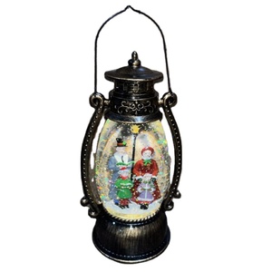 Cadeaux délicats <span class=keywords><strong>de</strong></span> Noël personnalisés Carols Santa Claus Figurines Musical Glowing Lantern Transparent Poly Resin Water Snow Globe - Product Image 1