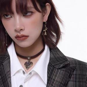 Collier ras-du-cou élégant et tendance, style vintage moderne, avec pendentif cœur en <span class=keywords><strong>cuivre</strong></span> rose <span class=keywords><strong>caramel</strong></span>, chaîne en bambou <span class=keywords><strong>couleur</strong></span> café, pour femme élégante - Product Image 3