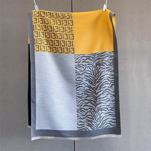 Chal de Invierno Extra Grande con Sensación de Cachemira, 185*65cm, Bufanda Jacquard Cálida para Mujer, Suave como la Cachemira - Product Image 4
