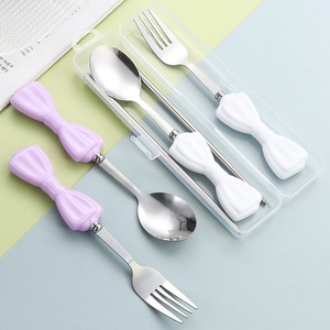 ชุดช้อนส้อมตะเกียบสแตนเลสแบบพกพาสำหรับเดินทาง พร้อมด้ามจับลายเซรามิก - Product Image 2