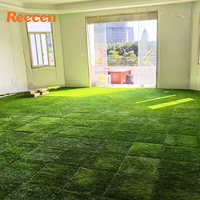 Tapis de gym en gazon artificiel durable avec fond en caoutchouc absorbant les chocs et antidérapant, idéal pour les activités de fitness en intérieur et en extérieur