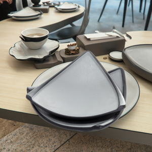 Placa triangular <span class=keywords><strong>de</strong></span> melamina <span class=keywords><strong>de</strong></span> estilo japonés, suministro dorado, venta al por mayor - Product Image 2