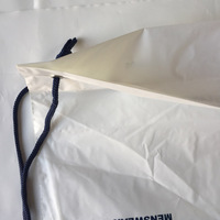Écologique Personnaliser logo Imprimé 100mic D'épaisseur Pe En Plastique Cordon Sac À Dos Jeans Porter L'emballage De Transport Sac En Plastique