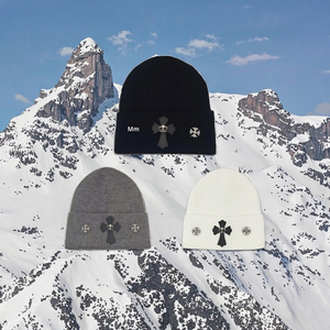 Chapeau en tricot 100% acrylique de haute qualité en gros, broderie machine, nouveau style tendance de rue, polyvalent, pour adultes, couple, unisexe - Product Image 3