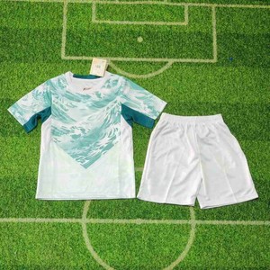 Conjuntos de Fútbol para Niños al por Mayor de Fábrica, Ropa Deportiva Transpirable de Secado Rápido para Verano, Conjuntos Infantiles de <span class=keywords><strong>Portugal</strong></span> para los Grandes Clubes - Product Image 1