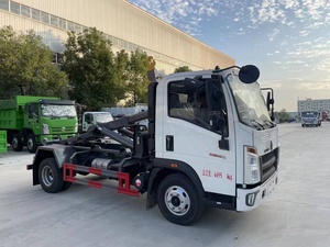 Howo 6 Ruedas Contenedor <span class=keywords><strong>de</strong></span> basura Pick up Camión <span class=keywords><strong>Gancho</strong></span> Brazo Elevador Camión <span class=keywords><strong>de</strong></span> basura - Product Image 4