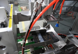 In Stock Automatic Weighing <b>Gummy</b> <b>Candy</b> Bag Packing Machine Bear Zipper Frozen Food Packing Machine - Product Image 5
