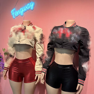 Bộ thời trang nữ 2025 gồm áo khoác phối chất liệu thêu chữ tay dài tay kiểu crop top + quần short giả da - Product Image 3