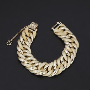 Pulsera Cubana Gruesa Personalizada al por Mayor JXX, Cadena de Eslabones Chapada en Oro de 14K, Estilo Hip Hop Moderno para Hombre, Principalmente Hecha de Latón - Product Image 5