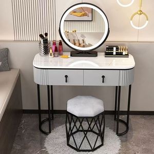 Nouvelle coiffeuse de chambre à coucher au style moderne et épuré, idéale pour les petits appartements - Product Image 6