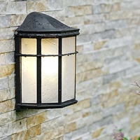 Lámpara de Pared LED Retro para Exteriores, Negra, 2700K, Blanco Cálido, CRI80, Aluminio Fundido a Presión, Impermeable IP65, Difusor de Policarbonato, Montaje en Pared