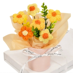 Fabriqué à la main tricoté bouffée Bouquet <span class=keywords><strong>tournesol</strong></span> Rose fil fleur fleur artificielle câlin seau ornement cadeau - Product Image 1